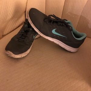 Women’s Nikes size 8